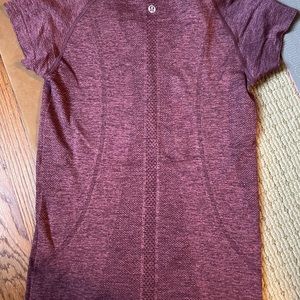 Lululemon seamless shirt